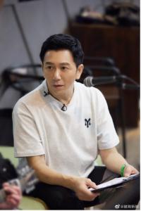 温兆伦参加《披荆斩棘》收获新形象 不惧自黑展现娱乐圈大哥风采